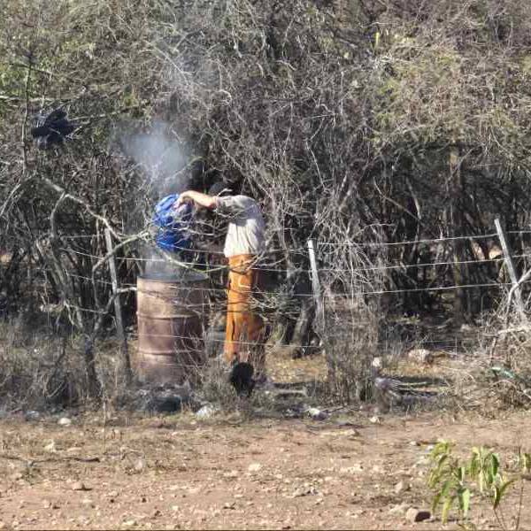 Evitan un posible incendio: La Municipalidad multó a un hombre por quemar basura en pastizales cerca del Parque Industrial
