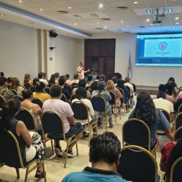 Transformá tus ideas en diseños: La Municipalidad te enseña a usar la IA para tus proyectos. Será el viernes 17 en la Escuela de Emprendedores