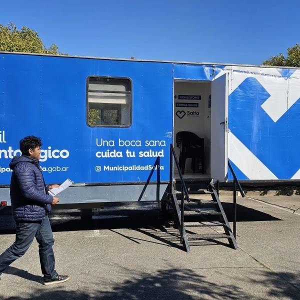 El Móvil Odontológico de la Municipalidad desembarcó en barrio 20 de Junio
