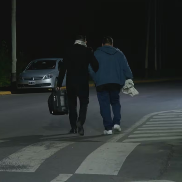 Llegó un cuarto vuelo al país de argentinos deportados por Trump: Algunos de ellos llevaban 25 años viviendo en los Estados Unidos