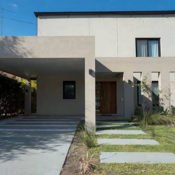 Amplían la denuncia contra Manuel Adorni por una casa en un country de 200 mil dólares que no habría declarado