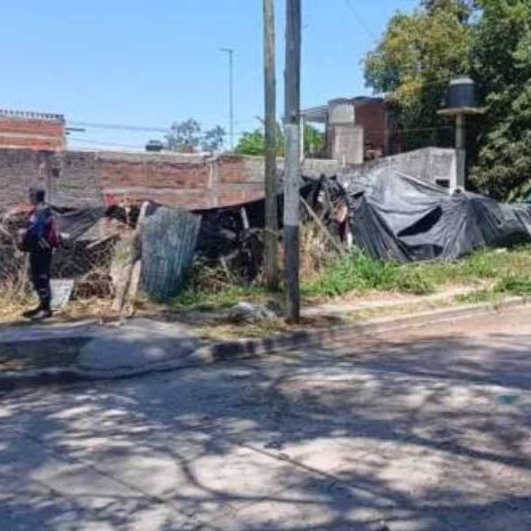 La muerte de una bebé electrocutada mostró otra realidad: 25 mil familias salteñas viven colgadas de la luz y en peligro