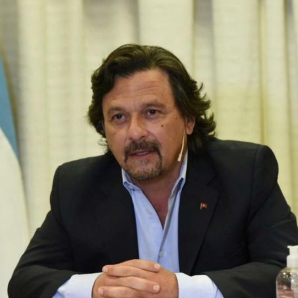 Sáenz avaló la reforma laboral: 