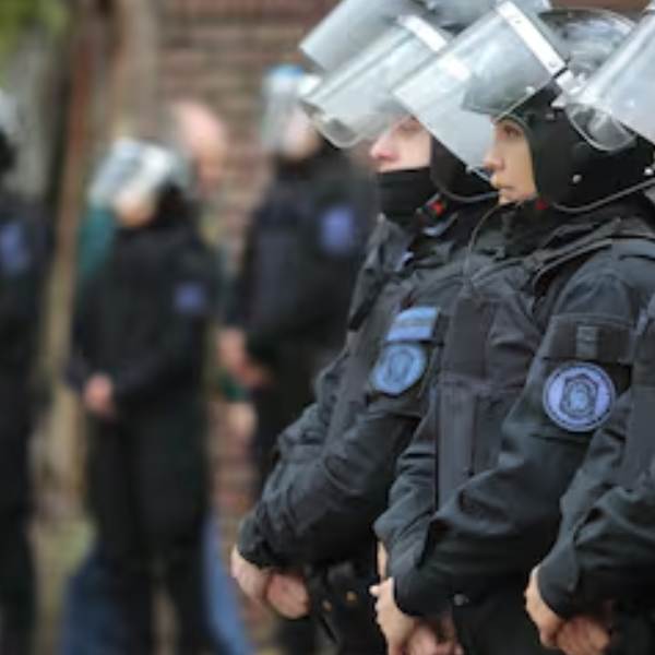 Crece el malestar en las fuerzas de seguridad federales por los bajos salarios y la crisis en las obras sociales