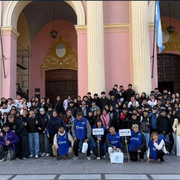 ‘Conociendo mi Ciudad’: 300 estudiantes de Salvador Mazza recorrieron el casco histórico de la capital salteña