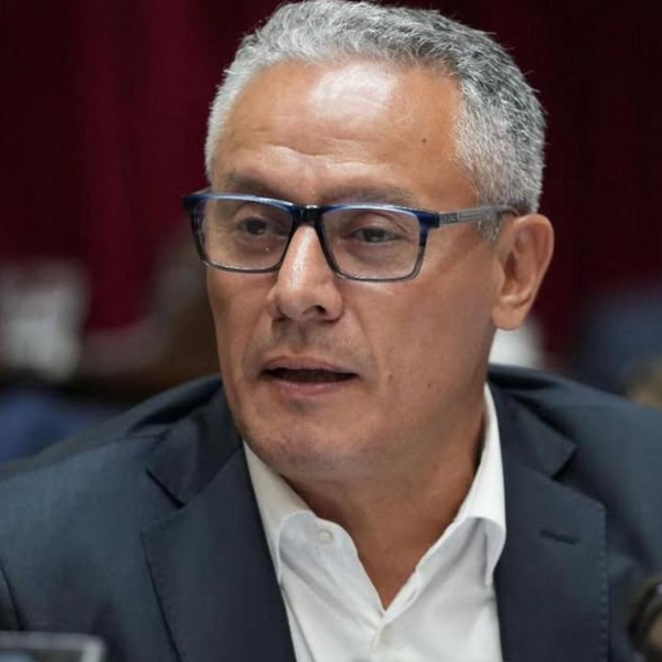 Legisladores oficiales y opositores coinciden en que Adorni “ya no tiene ninguna credibilidad” y que “es un muerto político”.