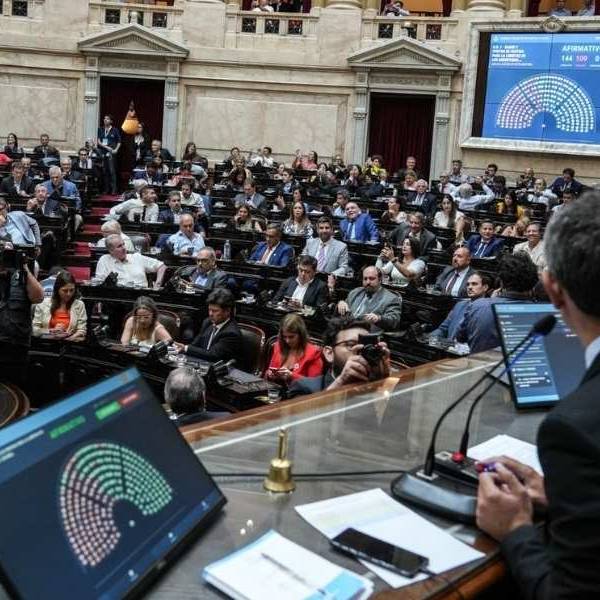 Marcha atrás de la Corte: Suspendió el artículo que derogaba la Ley de Tierras y repuso los límites sobre la venta a extranjeros