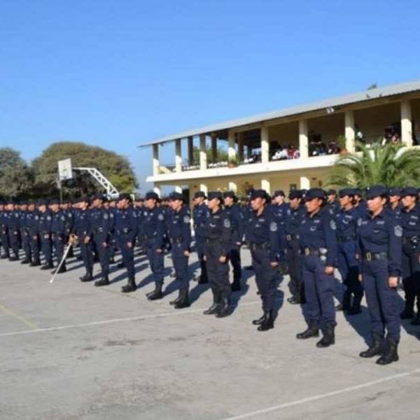 Los egresados de las escuelas de Cadetes de Salta solo van a entrar a la policía por 