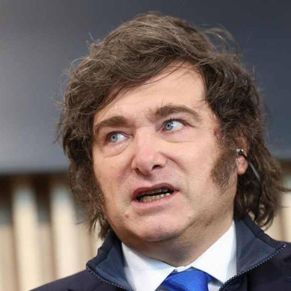 La imagen de Milei cayó 7 puntos en marzo y el 59,7% evaluó como negativa la situación económica del país