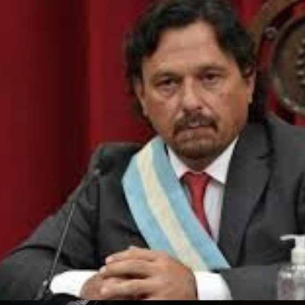 El gobernador Sáenz afirmó que tres bloques no votarán los cambios en las licencias