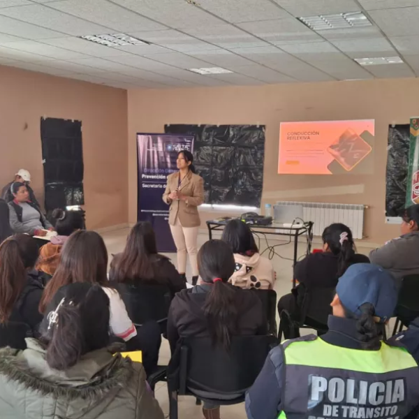 San Antonio de Los Cobres: Más mujeres de la Puna que trabajan como conductoras se capacitaron en seguridad y normativas viales