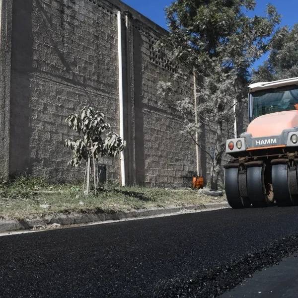Más asfalto para Villa María Esther: el municipio pavimentó calle Uriburu tras 37 años de espera