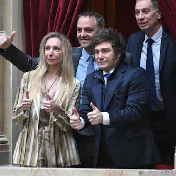 Milei hizo lo mismo que el resto de los presidentes: Comenzó a repartir fondos a las provincias con la condición de que apoyen las reformas