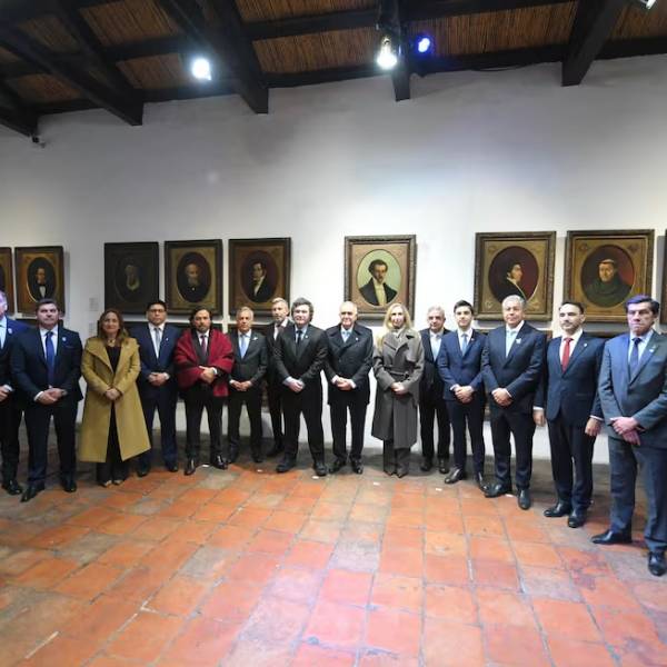 Milei en Tucumán: Se comparó con los patriotas de 1816 y pidió una “renovación de votos” con los gobernadores