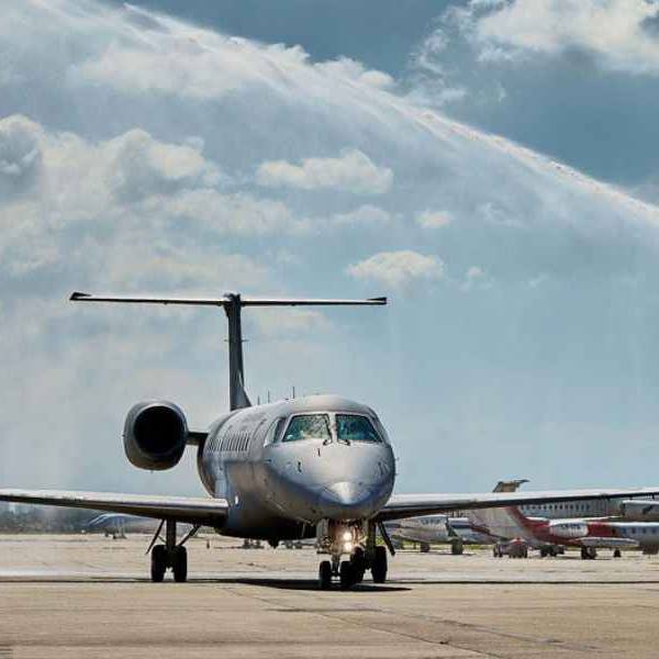 Escándalo en el Ministerio de Defensa: La Fuerza Aérea Argentina compró un avión al doble de su valor, que además estaba en mal estado