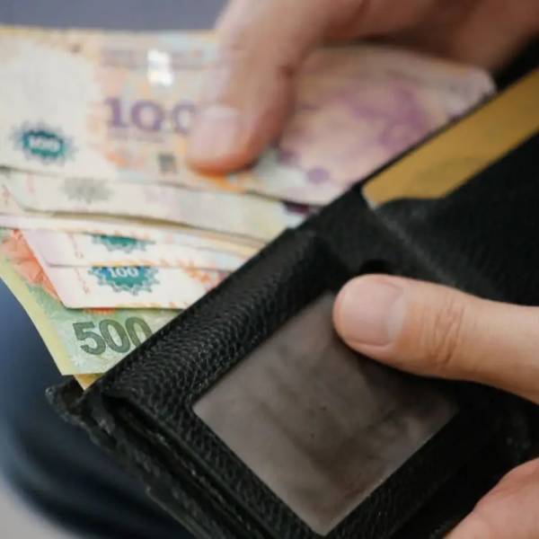 Para cada 6 de cada 10 argentinos el sueldo se agota antes del día 20, asi  lo indica la consultora Zentrix