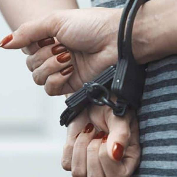 Detienen a una mujer por el robo en un boliche del arma reglamentaria a un policía salteño