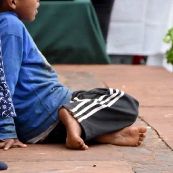 Informe de la UCA: 4 de cada 10 niños y adolescentes en Argentina no puede acceder a ropa o calzado