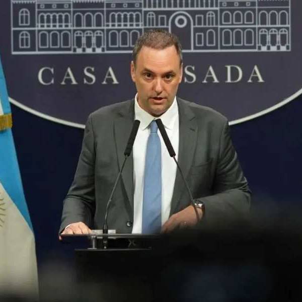 La Justicia confirmó que Adorni viajó a Aruba con su familia en primera clase en diciembre del 2024