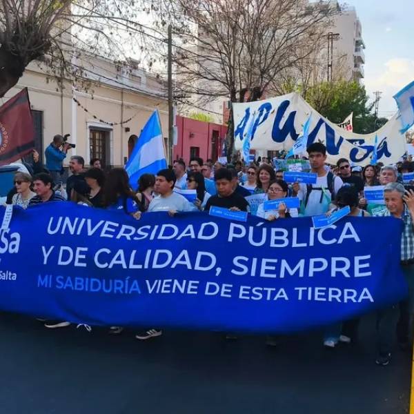 Salta marchó para defender la Educación y la Salud pública: 