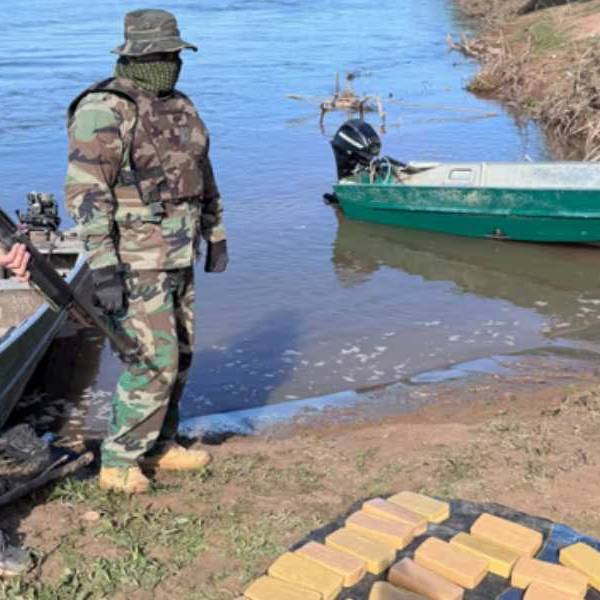 Orán: Interceptan una lancha en el Río Bermejo con un cargamento de cocaína: Sus ocupantes huyeron pero se olvidaron el DNI