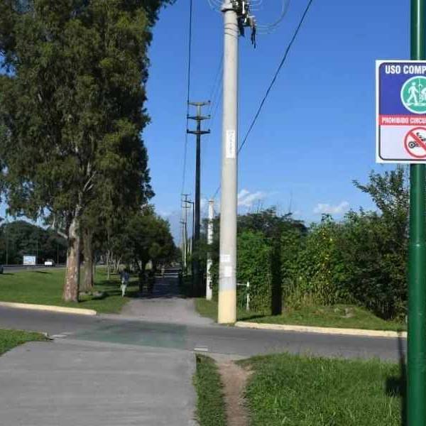 Las ciclovías no son para motos: refuerzan la señalética en la ciudad