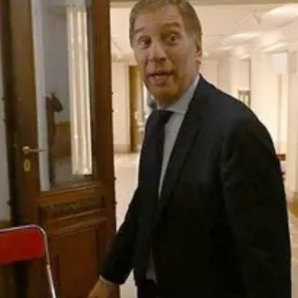 El nuevo jefe de Gabinete, Diego Santilli, reconoció que Manuel Adorni esta 