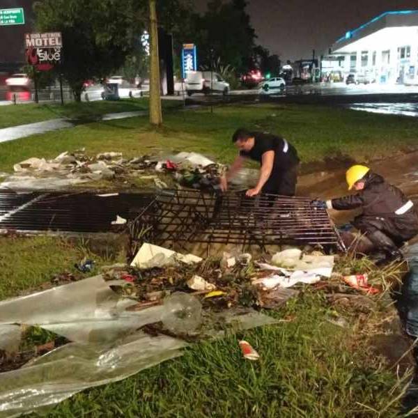 La lluvia no da tregua: El municipio de Salta asiste a vecinos y mantiene el monitoreo y limpieza de canales. Ante emergencias, llamá al 105.
