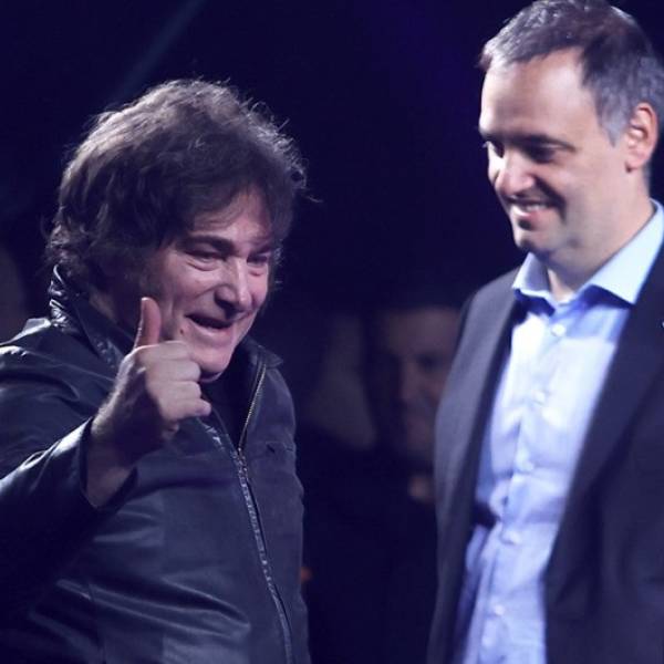Histórico: Milei bajó las acreditaciones de Clarín en Casa Rosada