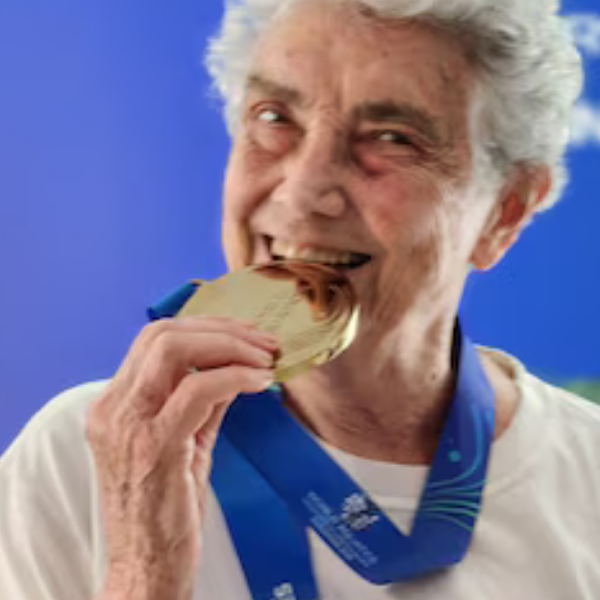 Una argentina de 90 años  se convirtió en campeona de natación en Singapur