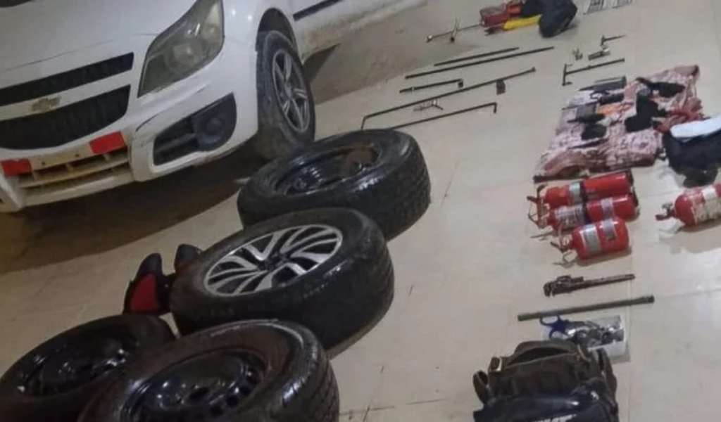 En un barrio salteño detienen a dos hombres que usaban inhibidores para robar en San Lorenzo