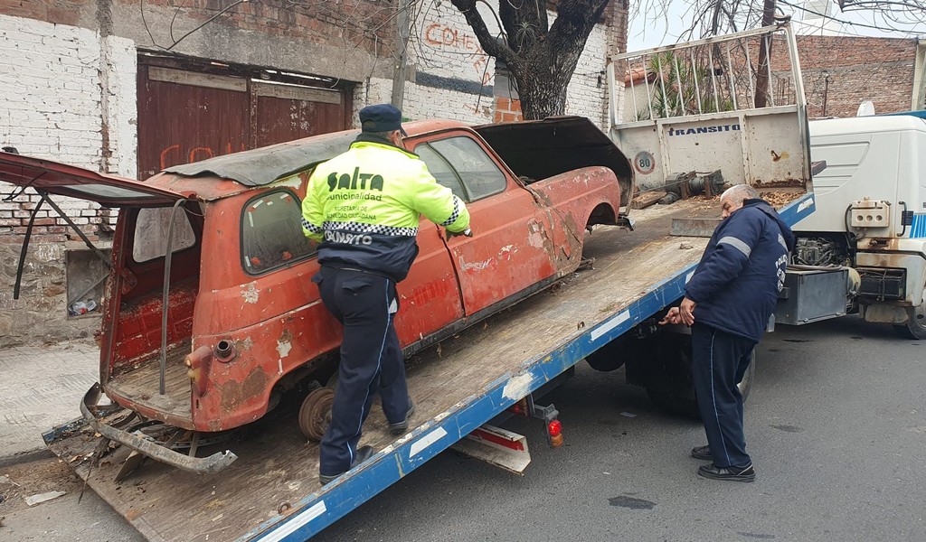 Se levantaron más de 600 vehículos abandonados desde el inicio de la gestión
