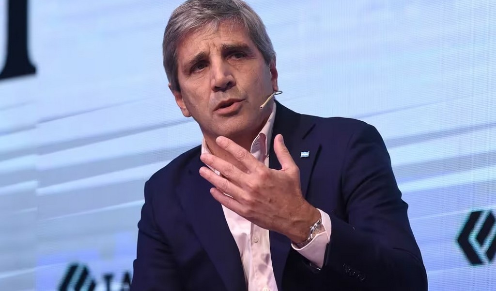 ¿Negociado? Caputo pretende controlar el precio de las tarifas que libero a costa de mayor de emisión