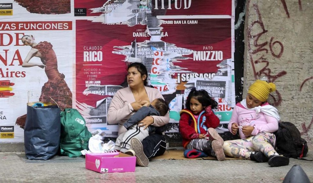 Tremendo: La UCA estiman que la pobreza en Argentina ascendió al 55,5% y la indigencia al 17,5%
