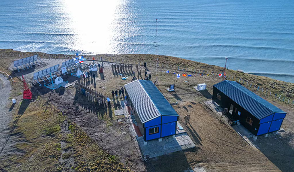 Tras la queja de Chile Argentina removerá los paneles solares de la Armada