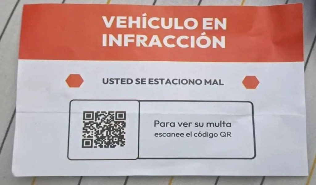 ¡Atentos! Detectan nueva estafa en Salta: Simulan una multa con un cartel y un código QR en tu auto