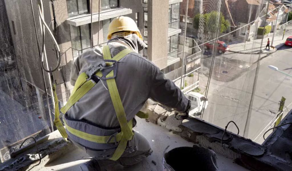En los primeros cinco meses del gobierno de Milei se perdieron 115.000 puestos de trabajo registrados