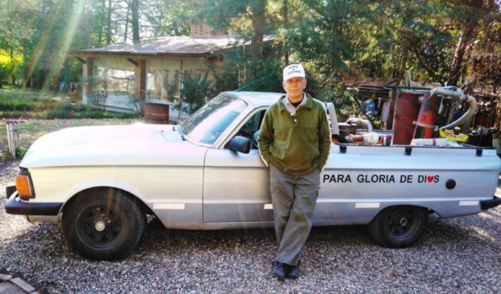 Quien creó un auto que funciona con basura brindará una charla en una Universidad de Salta
