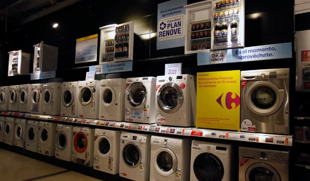 Electrodomésticos, autos y tecnología: Los rubros que podrían bajar más sus precios tras la reducción del impuesto PAIS