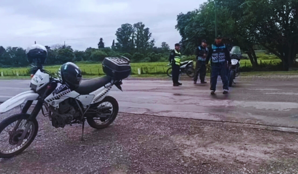 En la ruta que  une Chicoana con  El Carril un auto pasó por encima de dos motos y mató a tres personas
