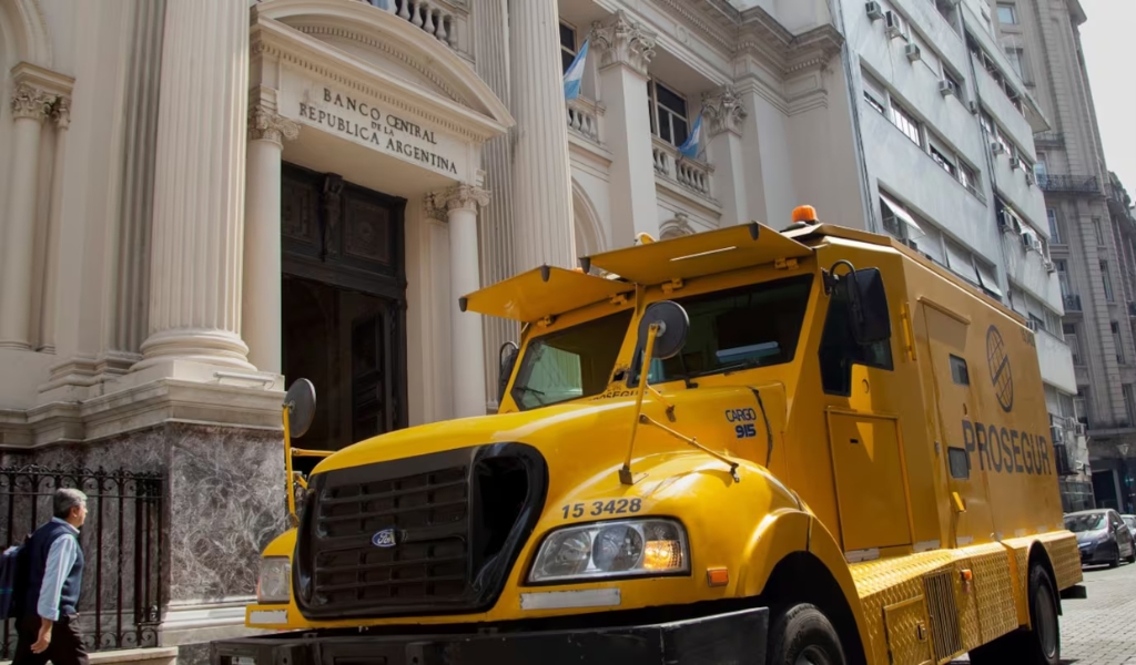 Llegó la plata del FMI: el BCRA recupera oxígeno y supera los US$36.000 millones en reservas