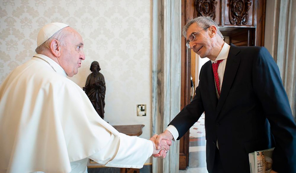 "Alguien fue a asistirlo y lo encontró sin vida": Nelson Castro dio detalles de la muerte del Papa