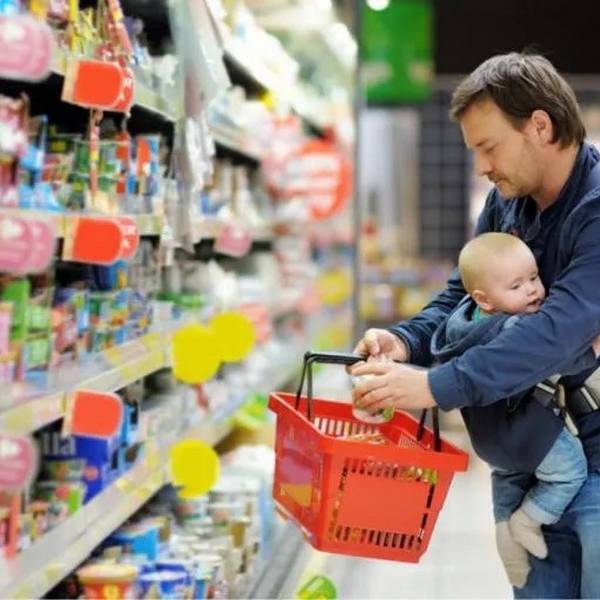 Según el INDEC criar a un bebé costó más de $400.000 en marzo