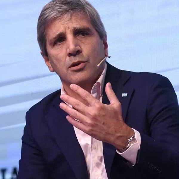 ¿Negociado? Caputo pretende controlar el precio de las tarifas que libero a costa de mayor de emisión