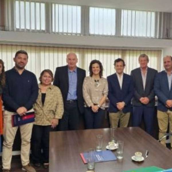 El Ministerio de Educación de Salta y empresas mineras trabajaran en vincular el mundo educativo con el sector productivo