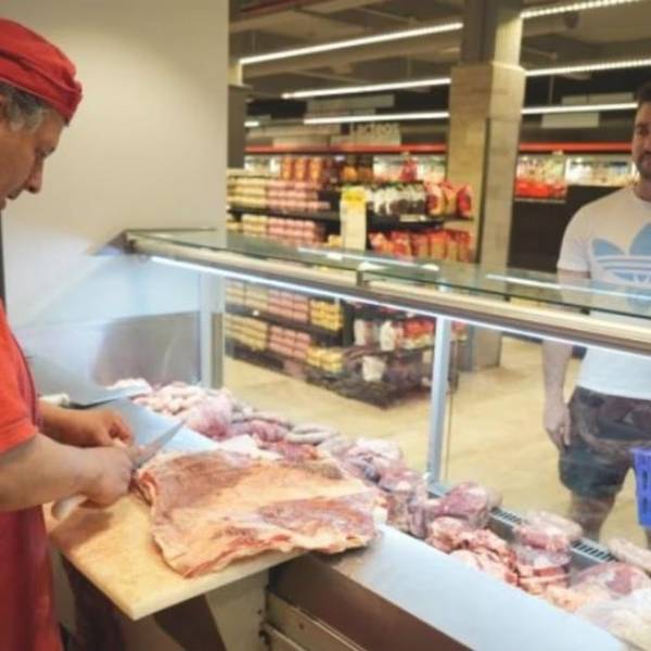 Los precios de los alimentos acumulan un alza de 3,4% en abril. Lo que mas aumentó es en carnes y lácteos